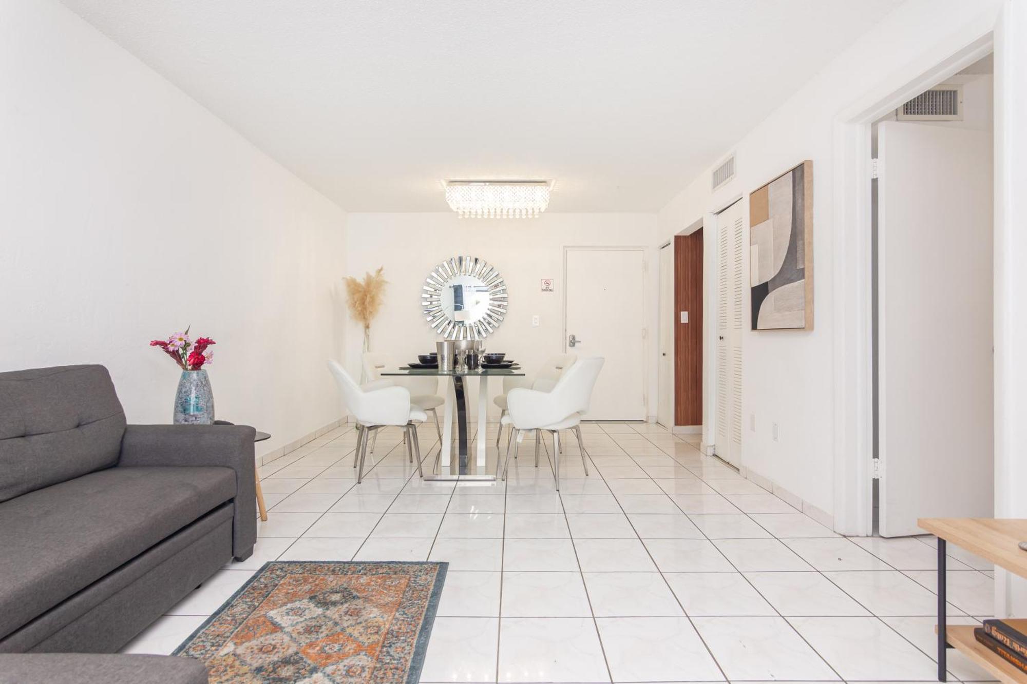 One Bedroom Apartment - With Parking & Balcony - Heart Of Wynwood Miami Kültér fotó