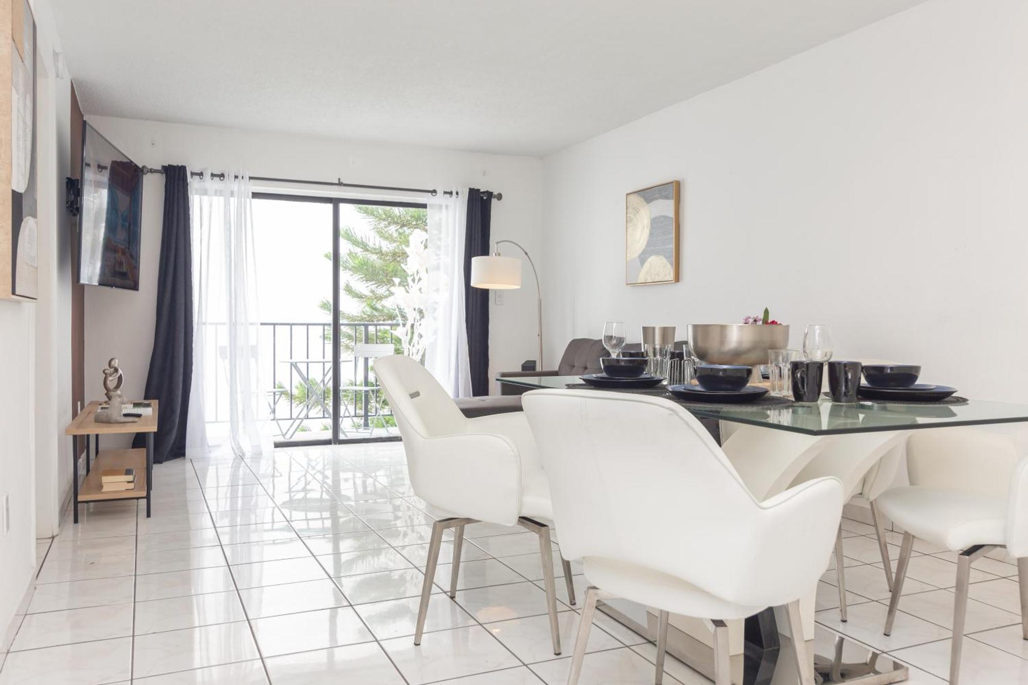 One Bedroom Apartment - With Parking & Balcony - Heart Of Wynwood Miami Kültér fotó